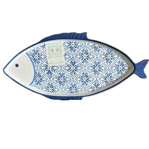 SIGRID OLSEN NWT melamine medallion print fish shaped tray -blue/white -15x7.5